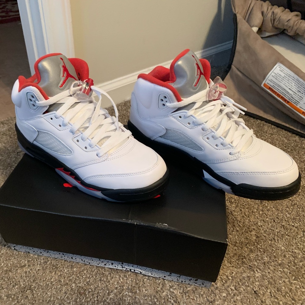 Air Jordan 5 Fire Red